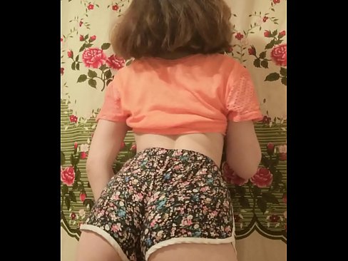 ❤️ Giovane pupa sexy fa uno striptease riprendendo i suoi pantaloncini alla telecamera ❤️ Slutsal it.redpornpictures.ru